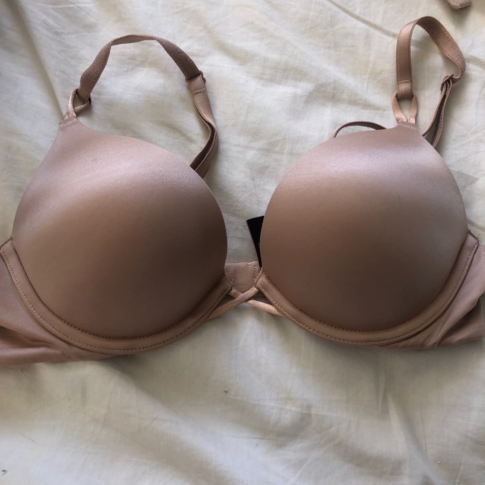 Victoria’s Secret bombshell!